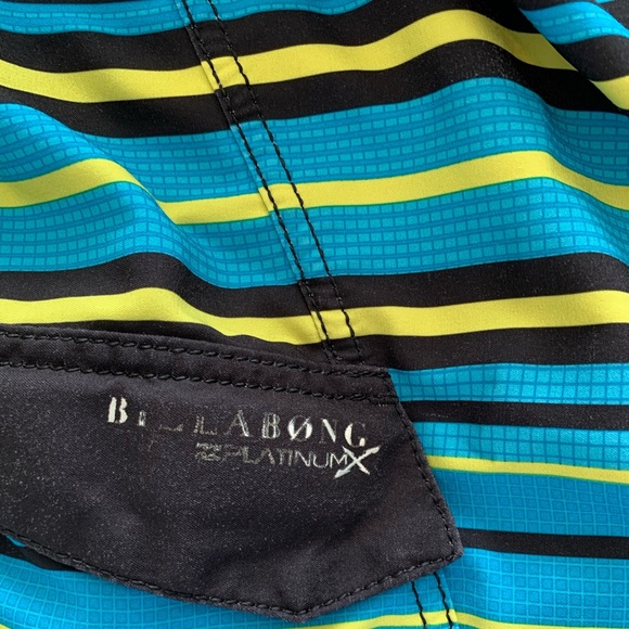 Billabong Platinum Boardshort - Picture 2 of 3